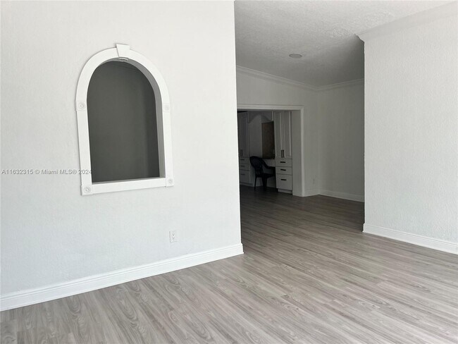 Building Photo - 3310 SW 82nd Ave