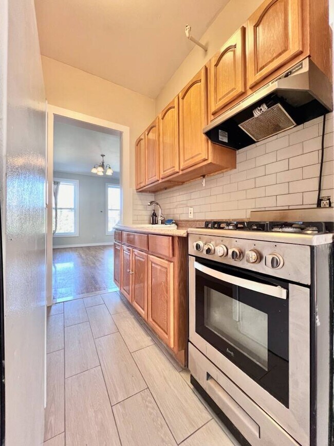 Foto del edificio - 379A Greene Ave