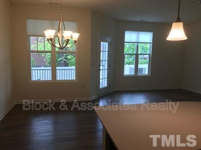 Foto del edificio - 6039 Beale Loop