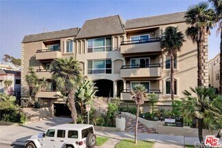 Building Photo - 11646 Chenault St