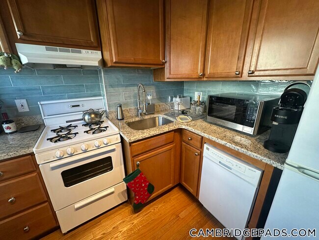 Foto del edificio - 1054 Cambridge St