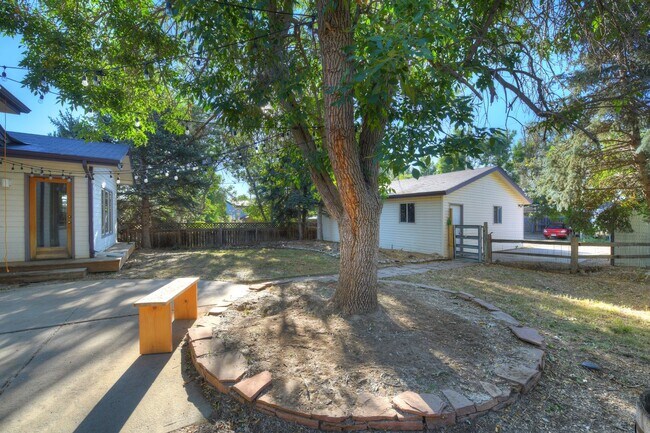 Foto del edificio - “PRICE DROP!!!” Live in the Heart of Old Town Lafayette | Spacious 4BR with Private Backyard & Ga...