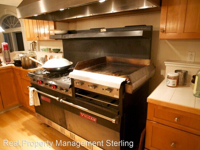 Building Photo - 4 br, 2.5 bath House - 103 Lyman Avenue