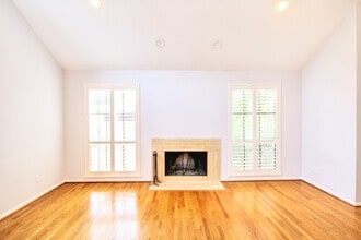 Building Photo - 5088 Augusta St