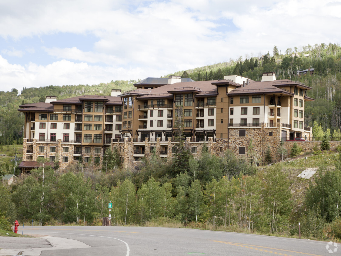 Building Photo - Sanctuary at Snowmass