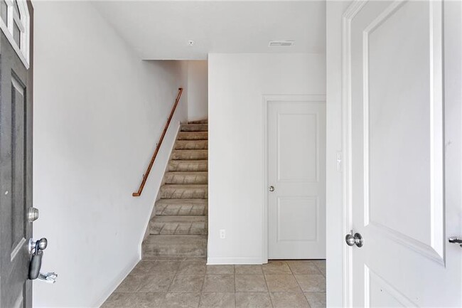 Building Photo - 213 Faulk Dr