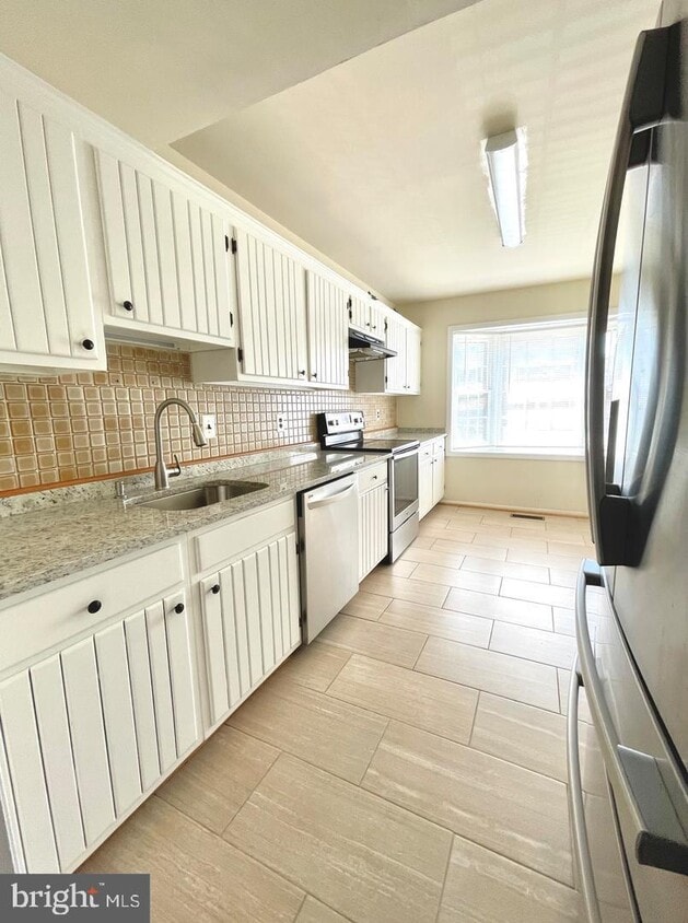 13810 Newport Ln, Chantilly, VA 20151 Townhome Rentals in Chantilly