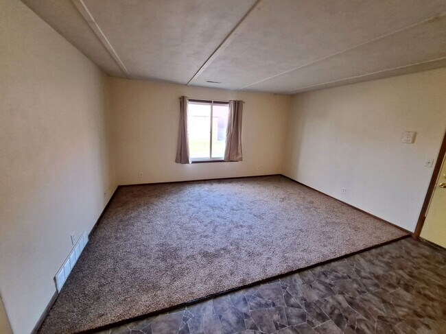 Foto del edificio - 1445 W 16th St