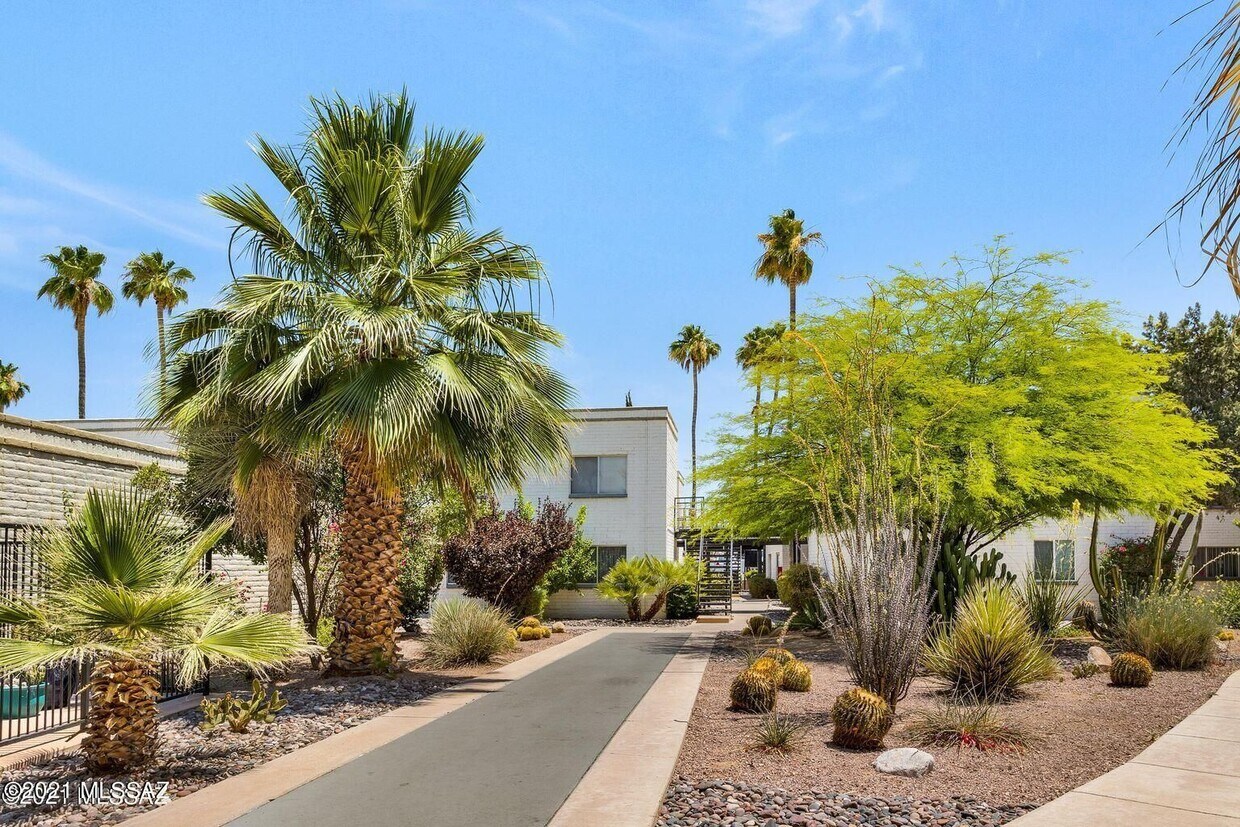Foto principal - 8450 E Old Spanish Trail