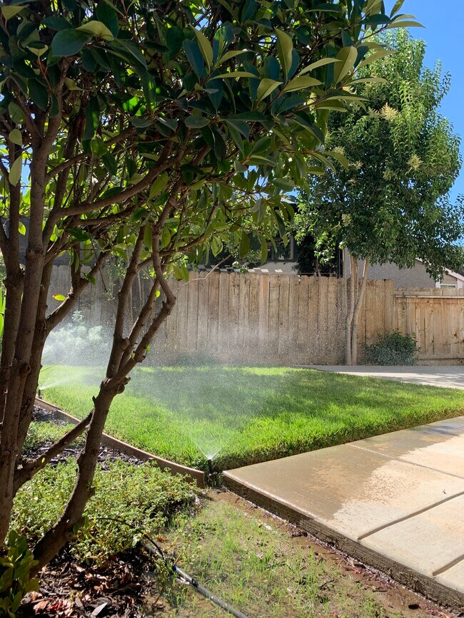 Paisajista y jardinero. - 2626 Capella Dr