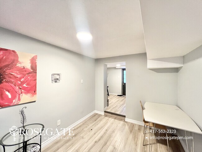 Building Photo - Bright 1-Bedroom Basement Apartment with Parking in London