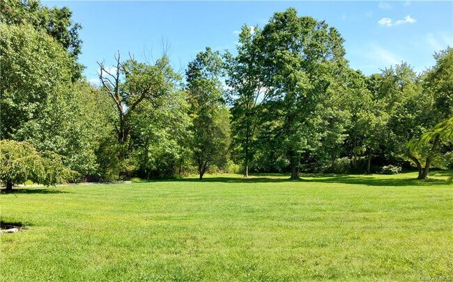 Foto del edificio - 442 Clove Rd