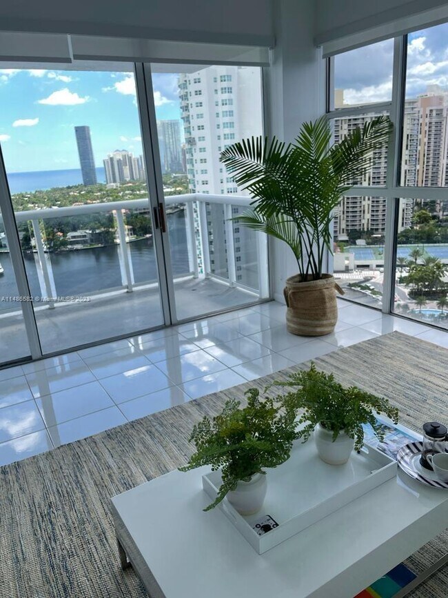 Foto del edificio - 20515 E Country Club Dr