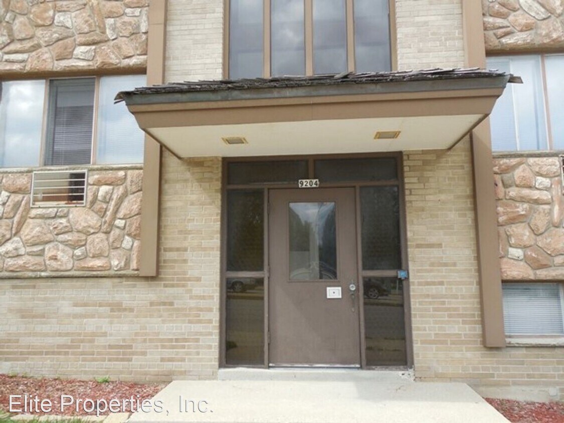 Primary Photo - 9204 W Lincoln Ave