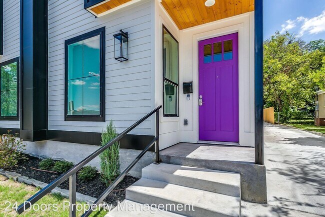 Building Photo - 5 br, 5.5 bath House - 3131 McCart