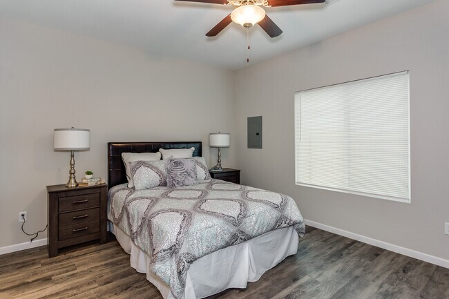 Foto del edificio - 2214 E Cheyenne Ct