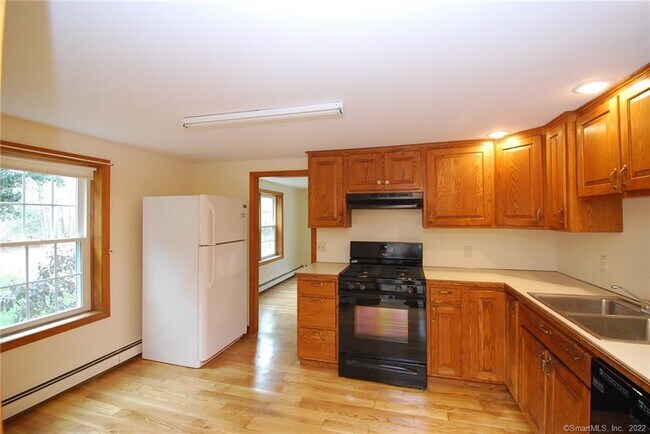 Building Photo - 206 Everett Rd