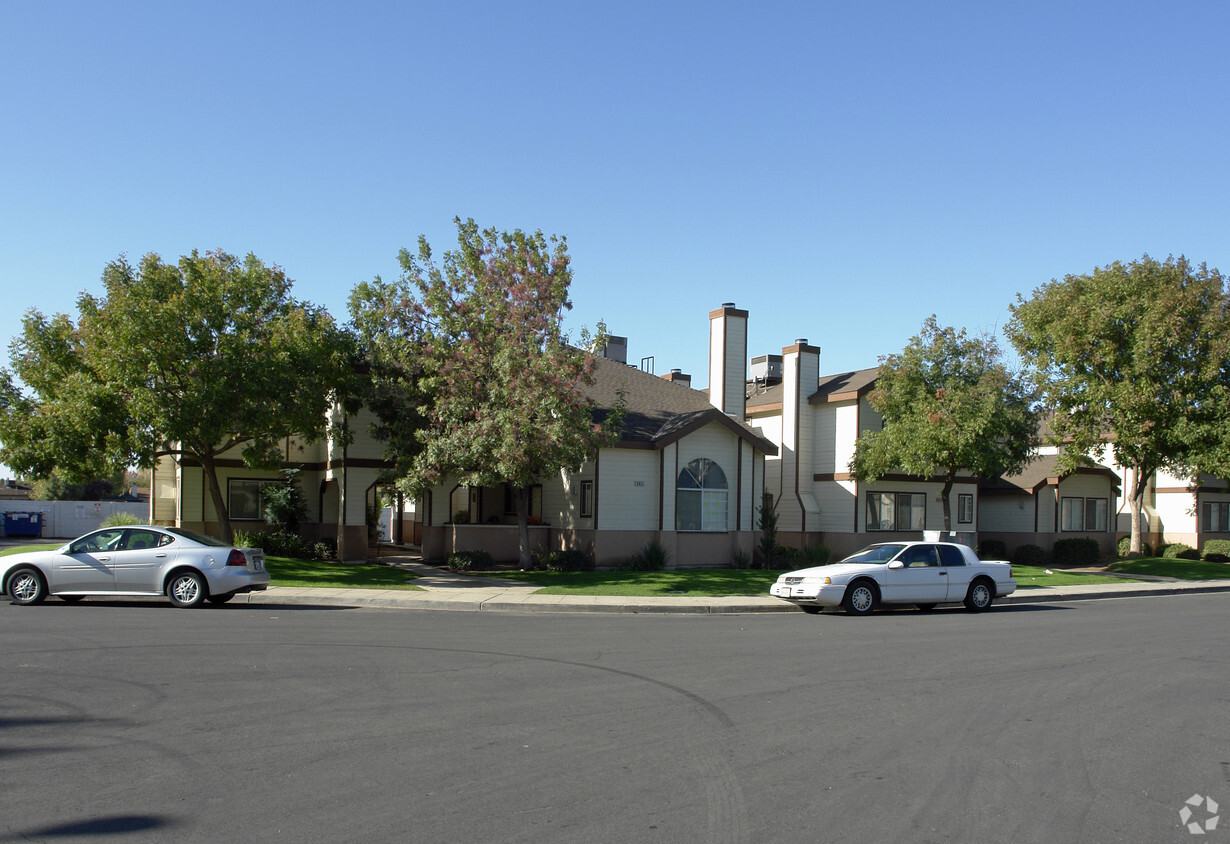 Foto del edificio - Brierwood Court Apartments