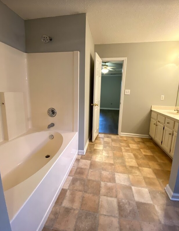 Foto del edificio - 1043 Wyndham Ln