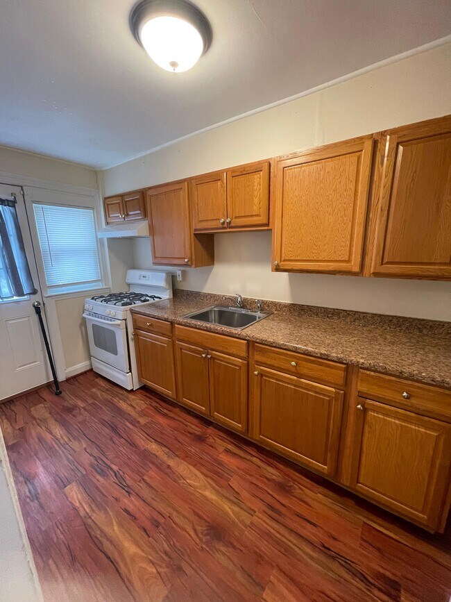 Building Photo - 4408 Eldone Rd