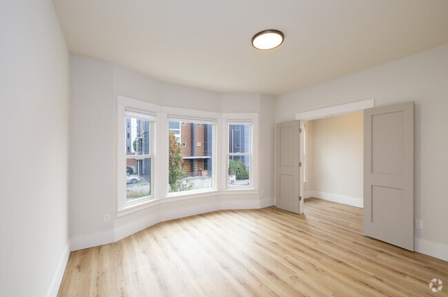 3 habitaciones, 1 baño, 900 pies cuadrados, dormitorio principal - The Caroline