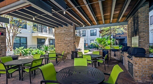 Building Photo - Cairo Is At This 1 BR Backyard