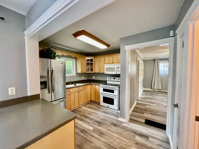 Foto del edificio - Stunning 3 Bed, 1 Bath Home on South Hill!