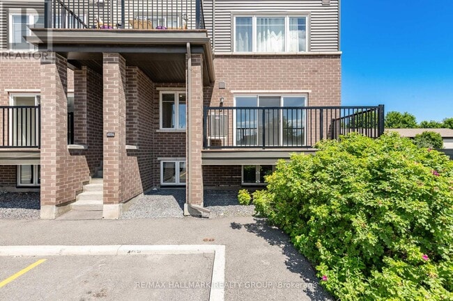 Building Photo - 415-415 Eldorado Private
