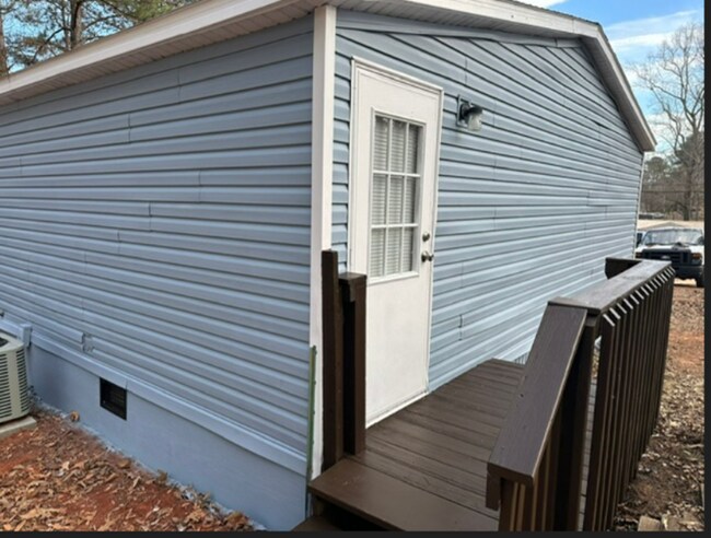 Building Photo - 152 W Lakeview Dr