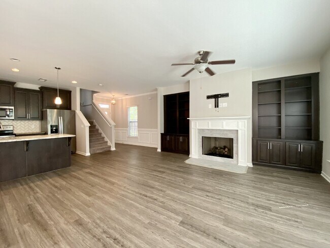 Building Photo - Former Model-Home for Rent in Palmetto Point!