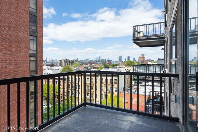 Foto del edificio - NO FEE_Gorgeous 1 Bed/1 Bath/1 Balcony!