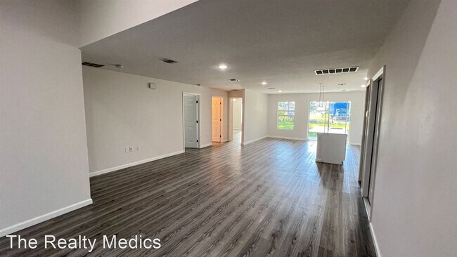 Foto del edificio - 4 br, 2 bath House - 1382 Defender St NW