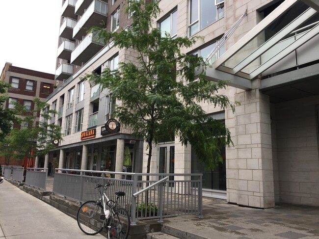 Building Photo - 1235 Rue Bishop