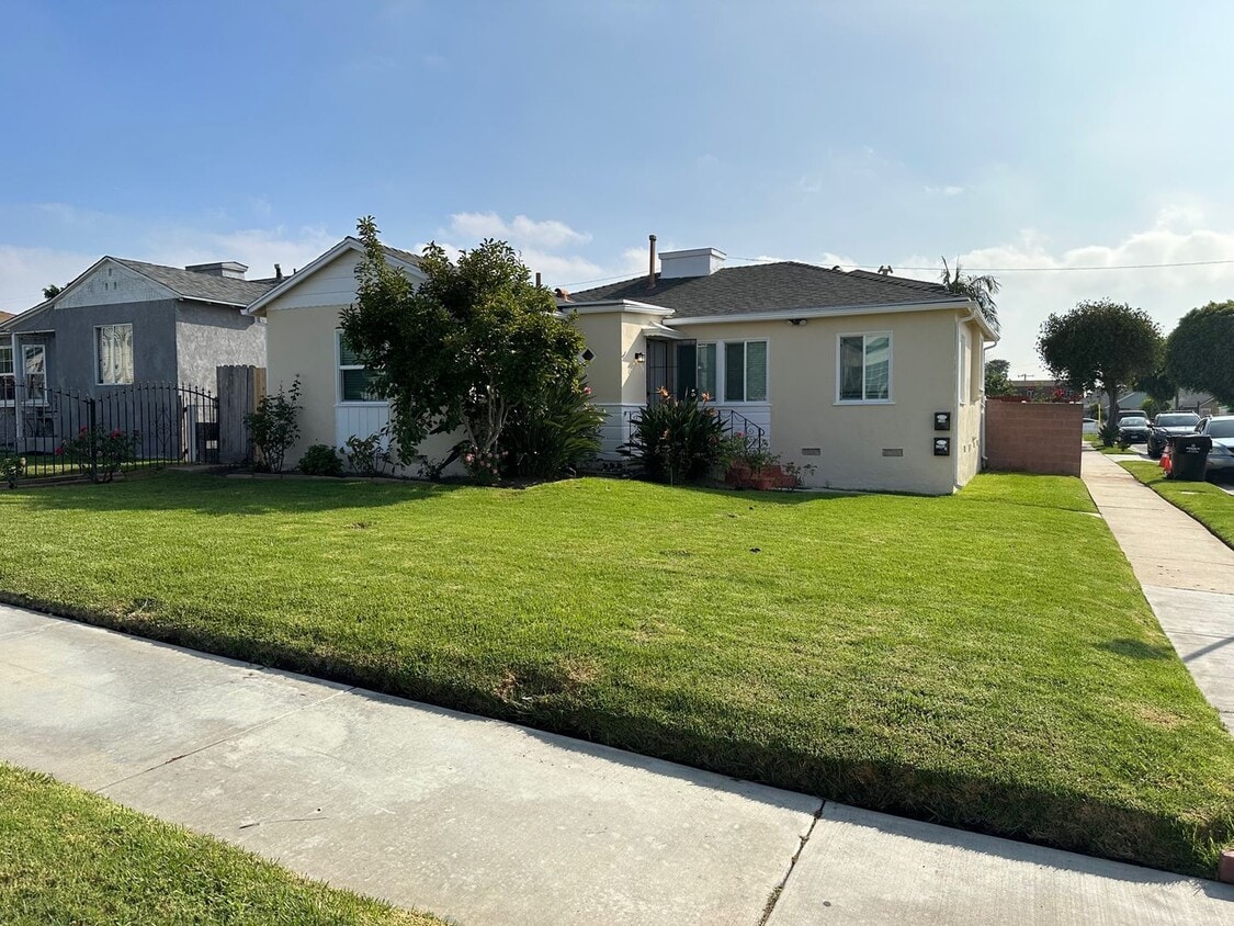 1200 N Marlborough Ave Unit 1200, Inglewood, CA 90302 Room for Rent