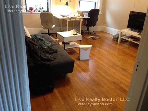 Foto del edificio - 1256 Commonwealth Ave