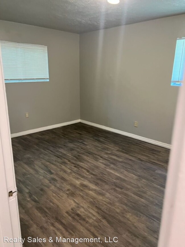 Building Photo - 3 br, 1 bath House - 349 Queen Julianna Lane