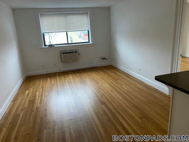 Building Photo - 134 Summer St