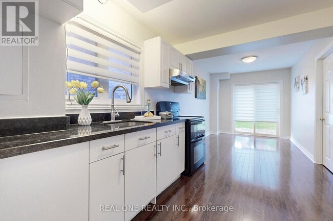 Photo du bâtiment - 64 Sassafras Cir