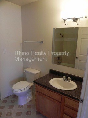 Building Photo - 509 Valencia Dr NE