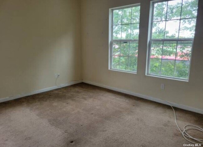 Building Photo - 19 Landon Ln