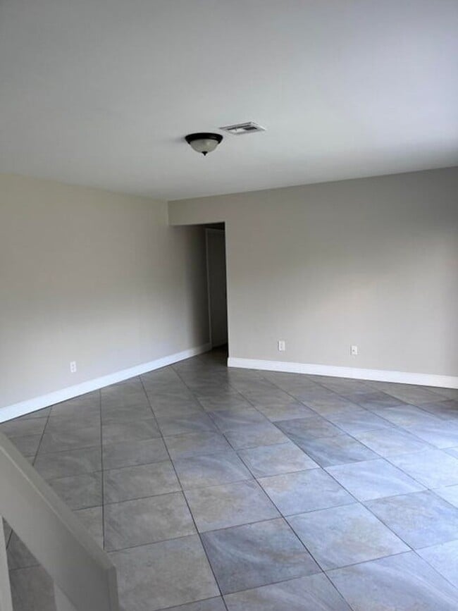 Photo - 8760 Lyndall Ln House