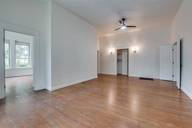 Foto del edificio - 610 W 9th St