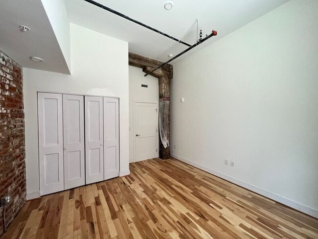 Building Photo - 21 S 13th St