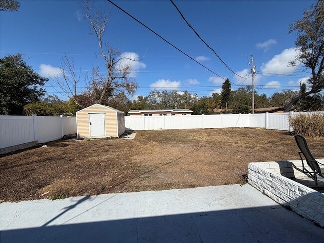 Foto del edificio - 2893 Webley Dr NE