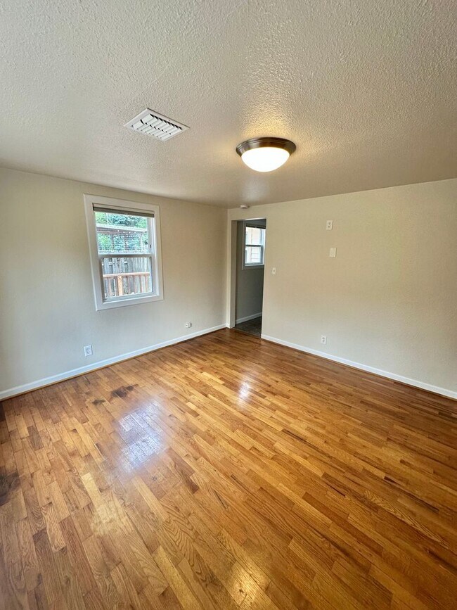 Foto del edificio - Charming 2-Bedroom, 2- bathroom Home with ...