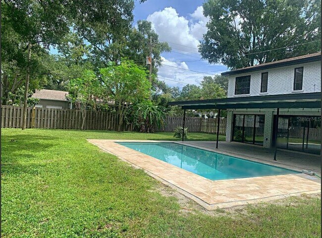 Foto del edificio - 1003 W River Heights Ave