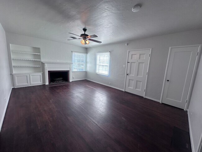 Building Photo - Charming home located in Beverly Glenn coming soon!