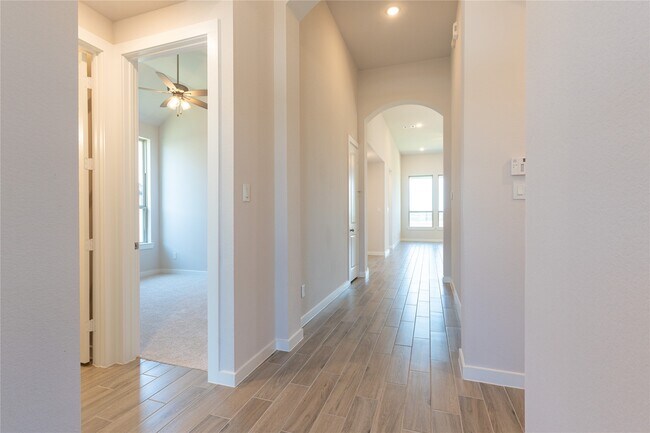 Foto del edificio - 7310 Camden Crestwood Way