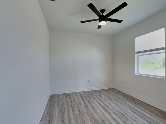 Foto del edificio - 17159 Arthur Ave