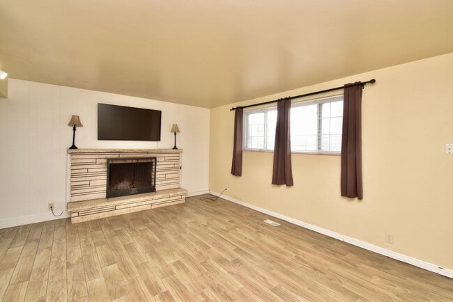 Photo - 7211 Ramanee Dr Apartment